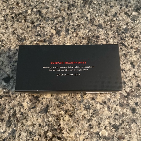 ❌SOLD❌ ✨NWT✨ Peloton Urbanears Sumpan Earbuds - Picture 3 of 4